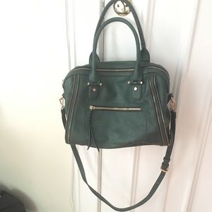 Urban Expressions Elisha zipper accent bag